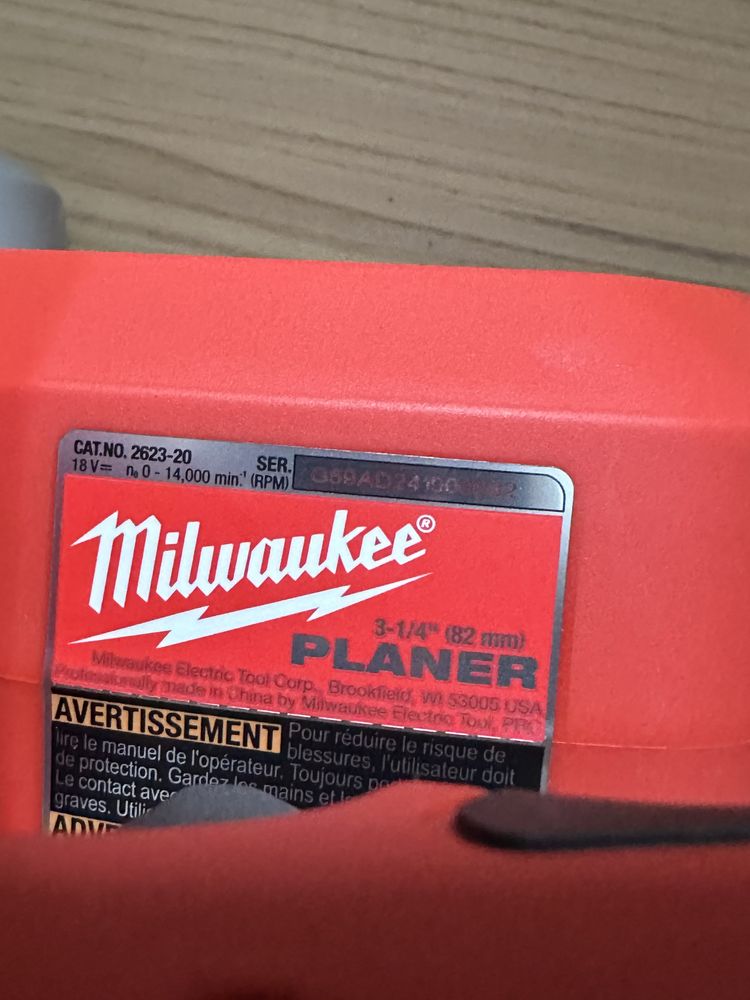 Акумуляторний рубанок Milwaukee M18  2623-20