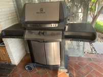 Barbecue a gas usado