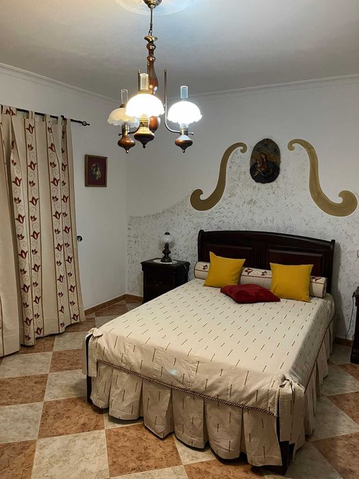 Quarto, sala e wc para arrendar Monsaraz
