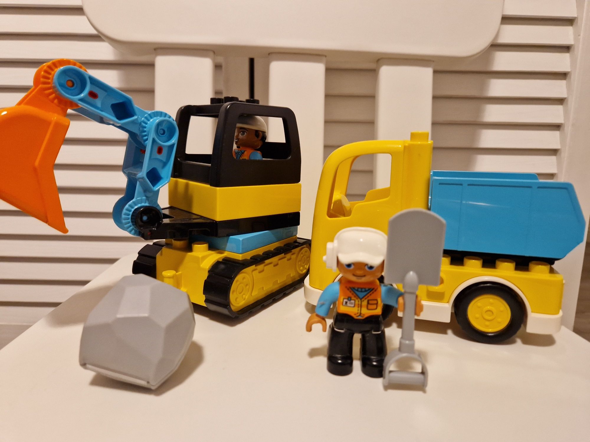 Lego Duplo ciężarówka i koparka gąsienicowa 10980