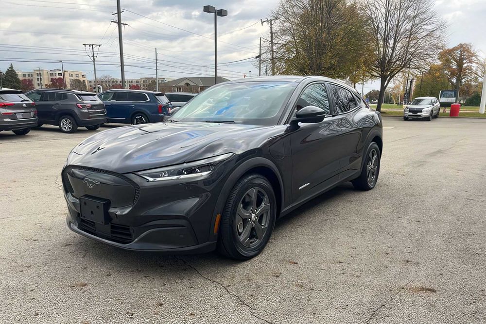 Ford Mustang Mach-E      2022