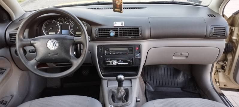 *VW-*PASSAT*1,9 TDI-2003R**Polecam**
