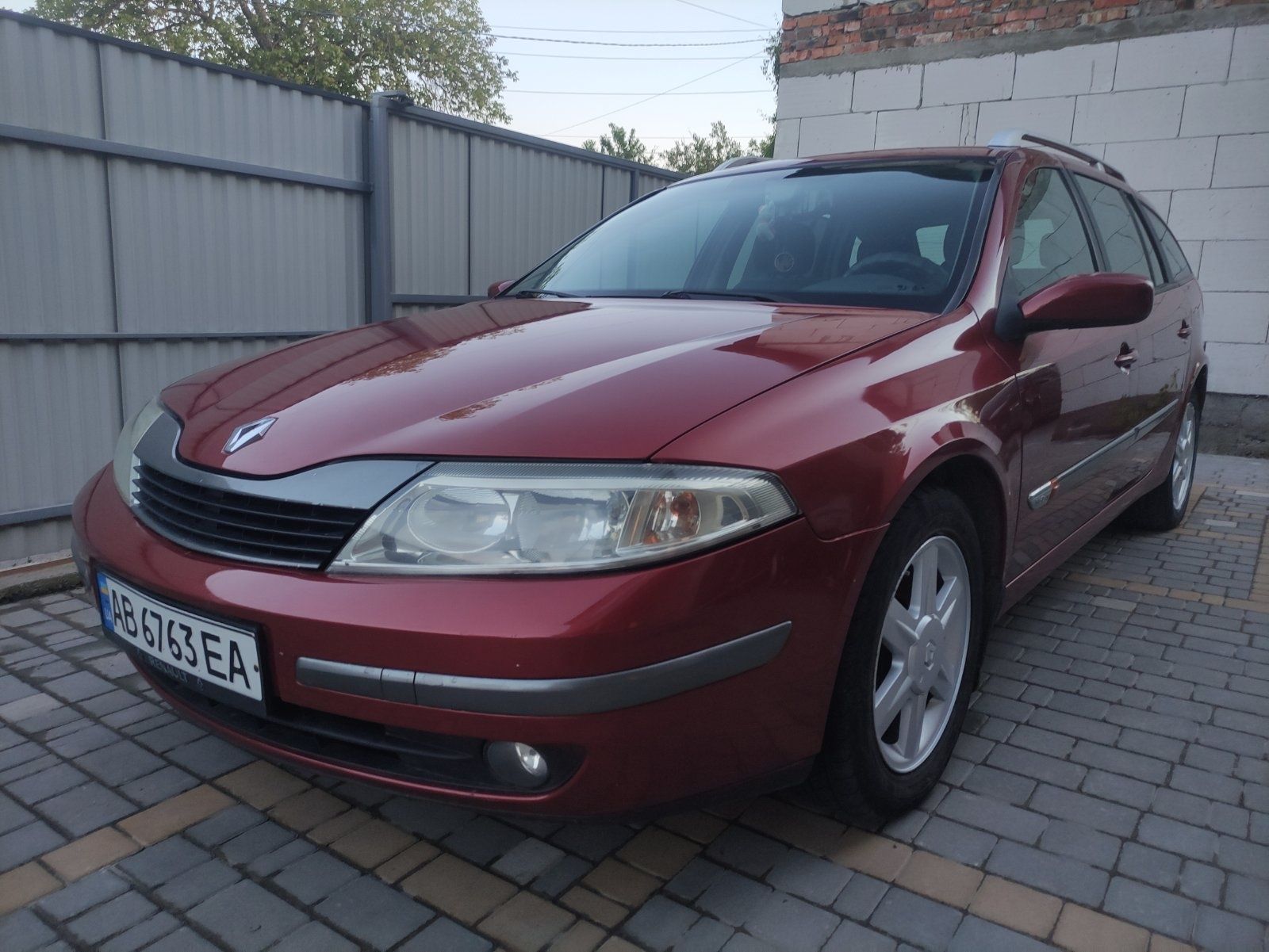 Продам  RENAULT LAGUNA 2 1.8