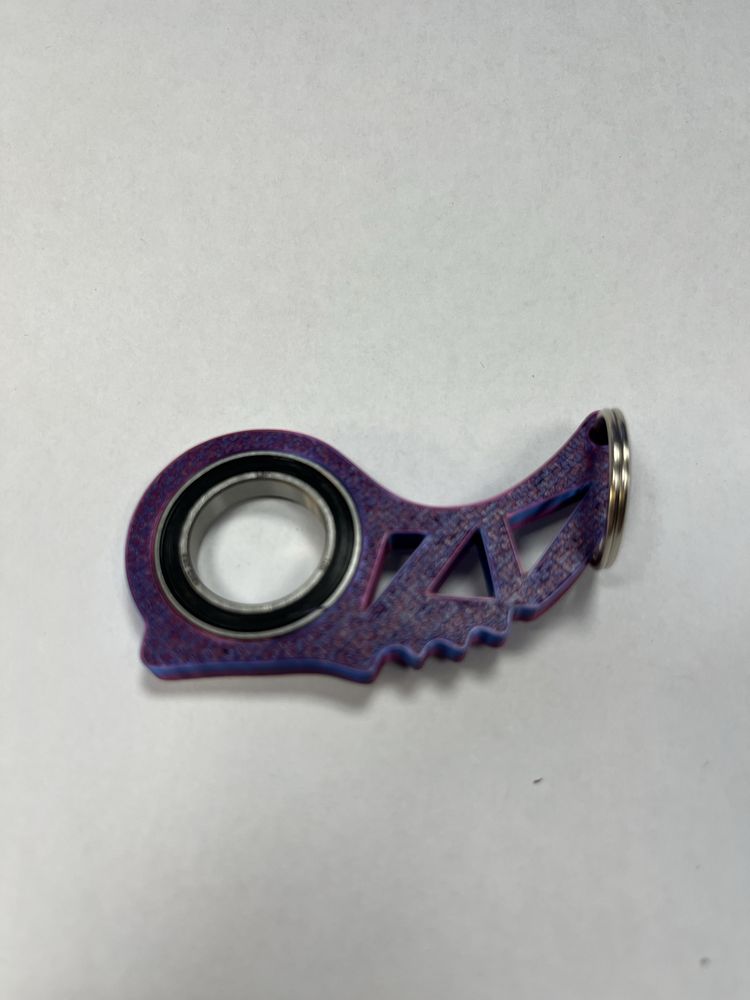 Brelok keyrambit key rambit hit tiktok kolor fiolet z niebieskim