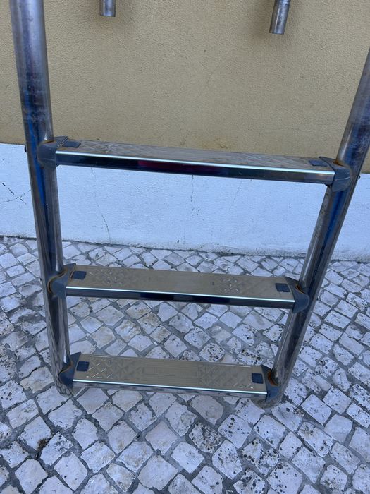 Escada de piscina