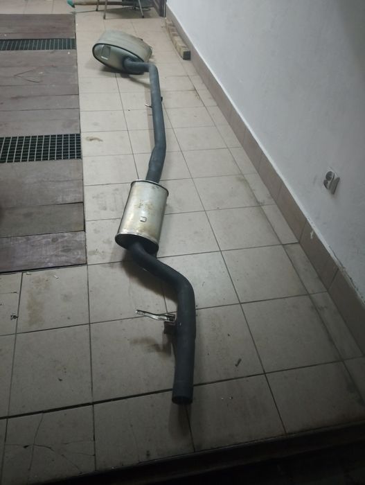 Układ wydechowy kompletny BMWe60 530d stan idealny. Oryginał w 100%