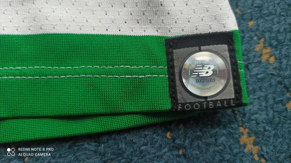 Koszulki piłkarskie Celtic i Irlandia. Hologram.