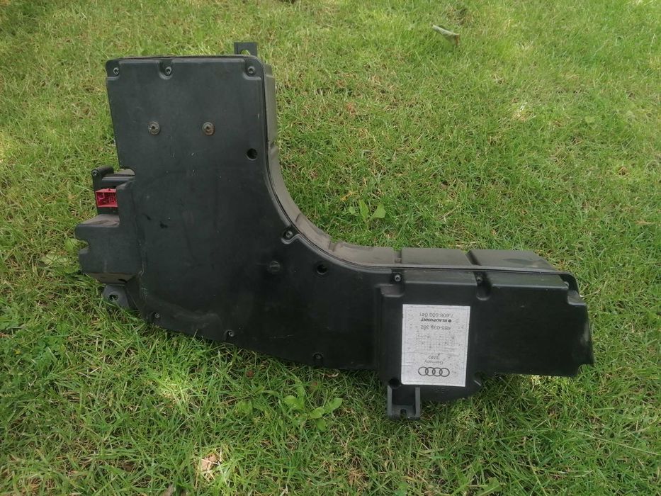 Audi A6 C5 Sedan Subwoofer Głośnik Tuba 4B5.035.382