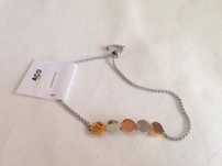 Pulseira em aço inoxidável com design moderno - NOVA