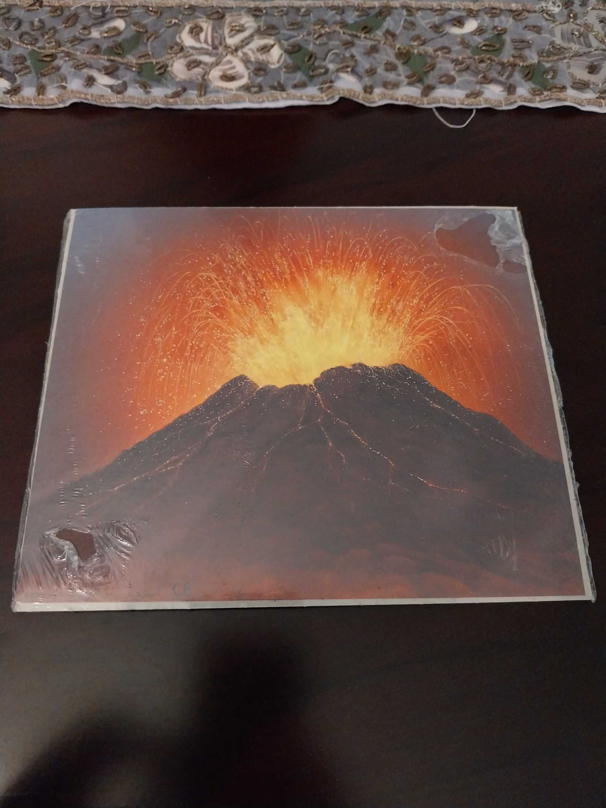 Puzzle 80 peças, Vulcão em erupção