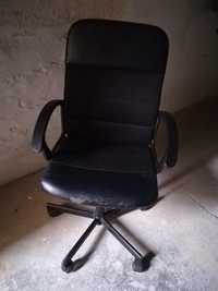 Cadeira de secretária usada