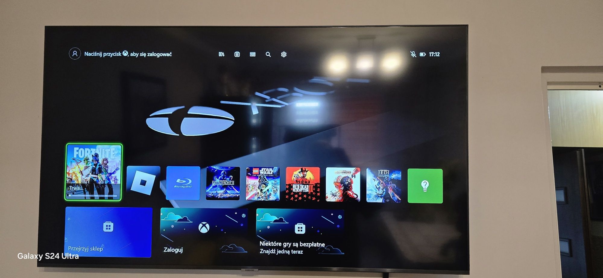 Sprzedam konsolę Xbox One.