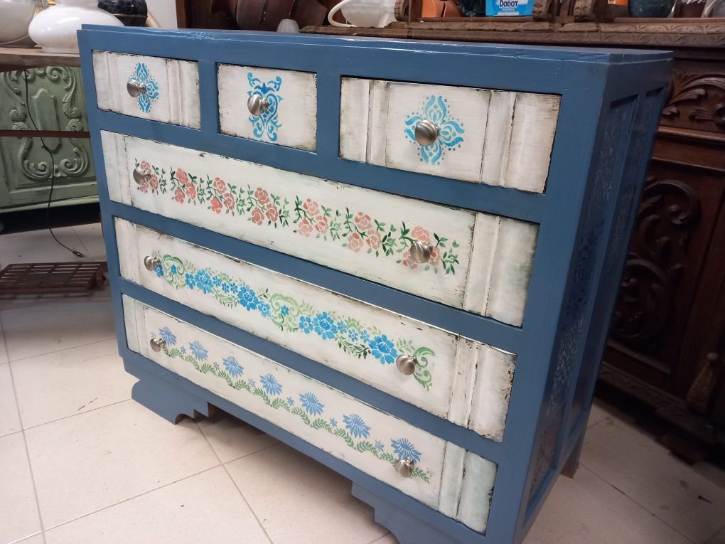 Comoda de roupa vintage