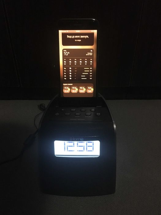 Стерео FM-годинник iHome iPL22 з док-станцією для iPhone на Lightning