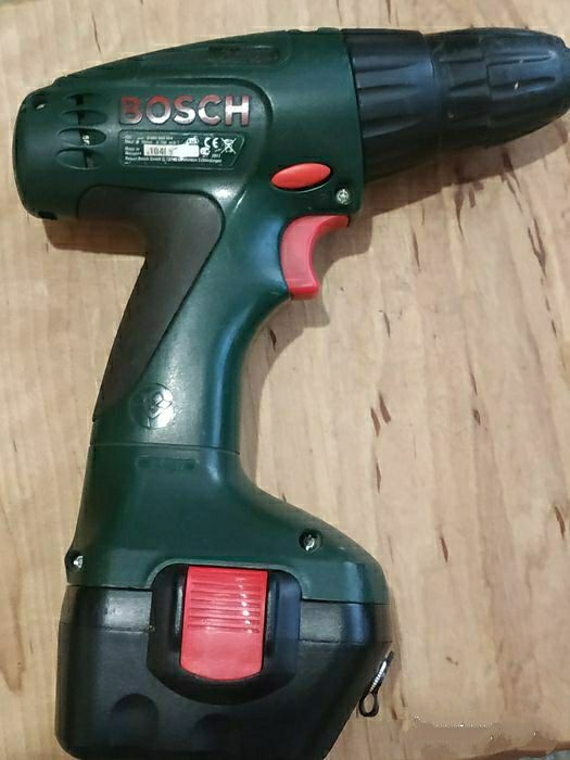 Шуруповерт Bosch 12V Li-ion