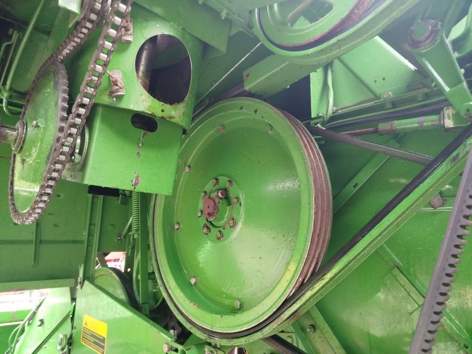 Комбайн зернозбиральний John Deere 1052, 1055