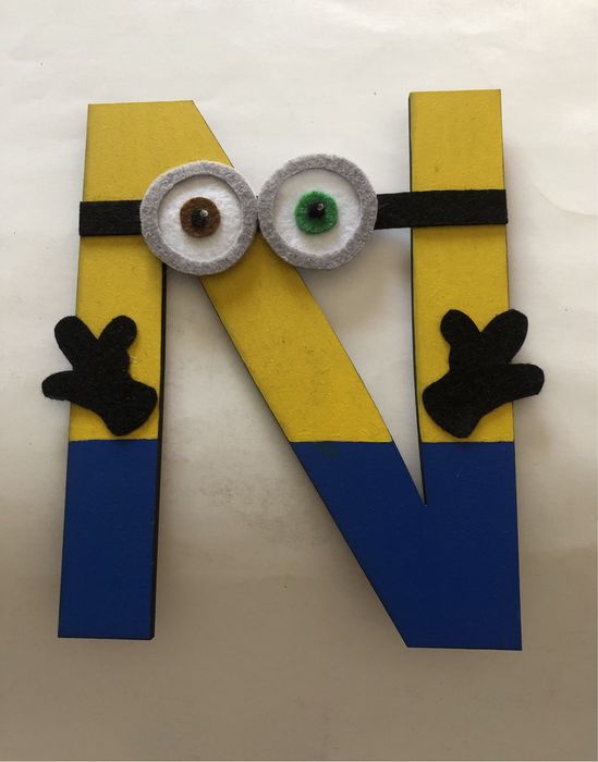 Vendo letras madeira decoração MINIONS