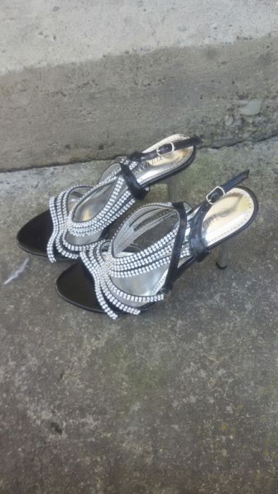 босоніжки в гарному стані