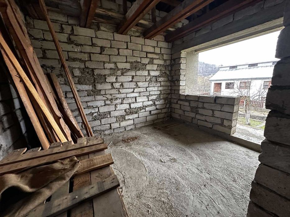 Продається будинок в с. Середнє Водяне