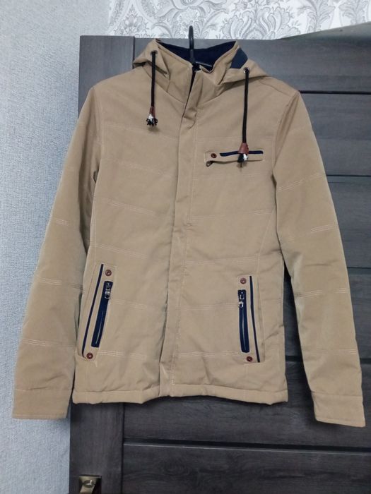 Чоловіча осіння куртка