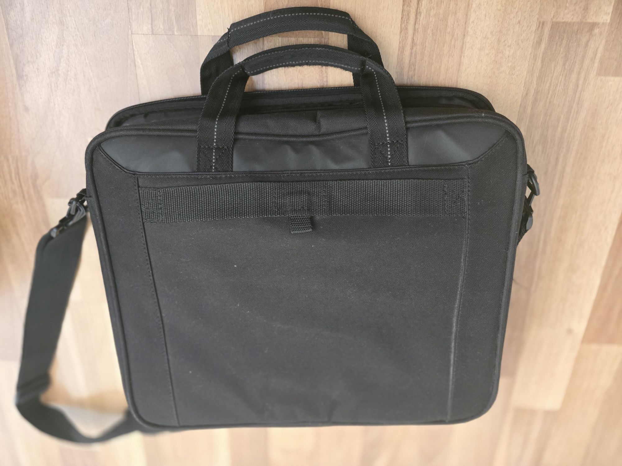 Sprzedam pokrowiec na laptopa