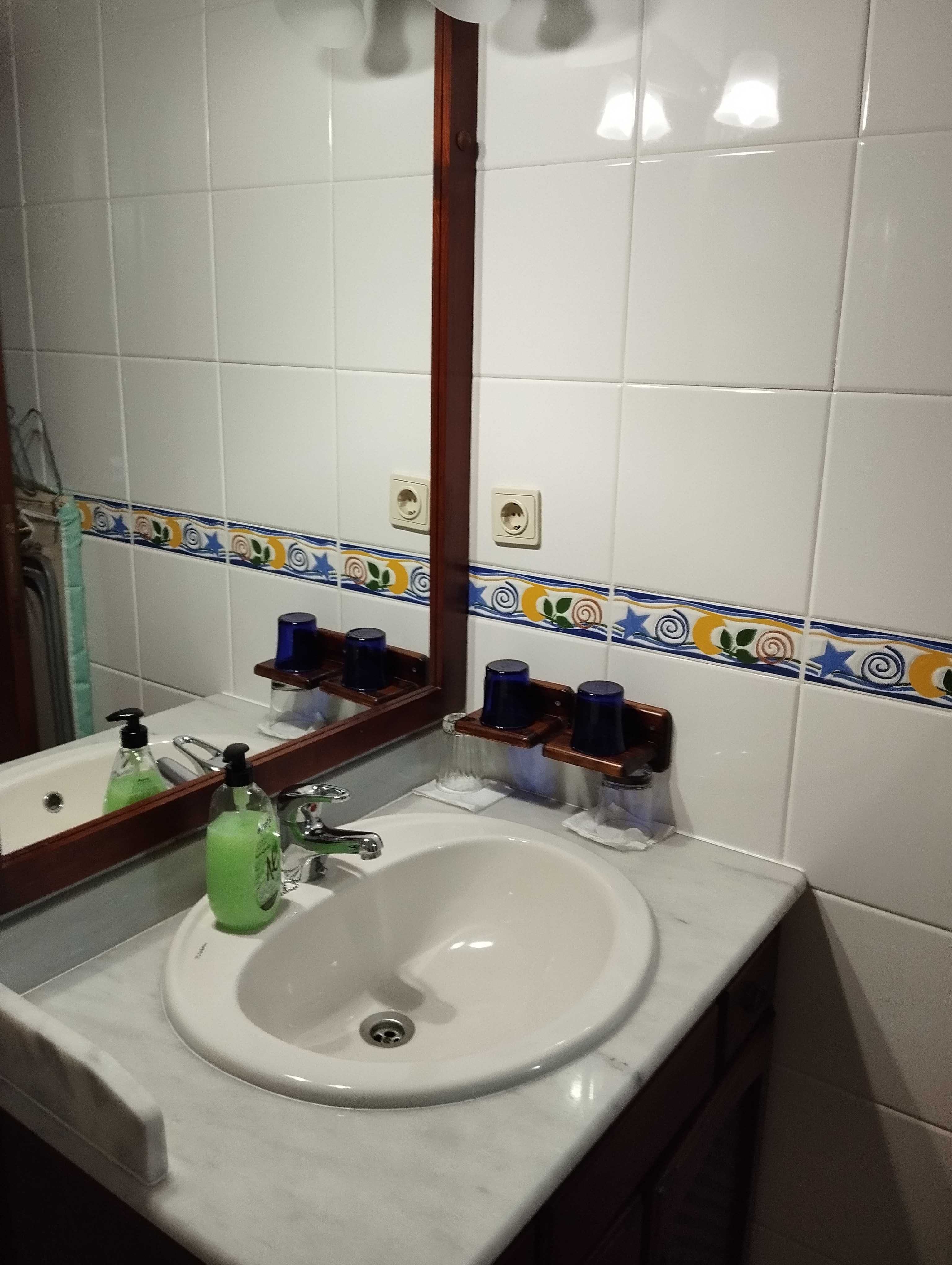 Suite a 4 KMS do mar, até 2 pessoas. Animais bem vindos.