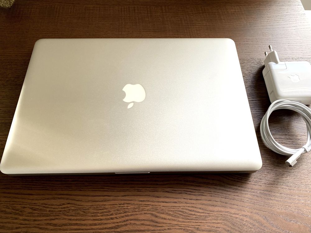 Apple MacBook Pro - SSD 250GB / 8 GB RAM - Intel Core i5