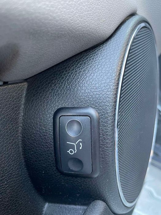 Mercedes-Benz c200 s204 2008р