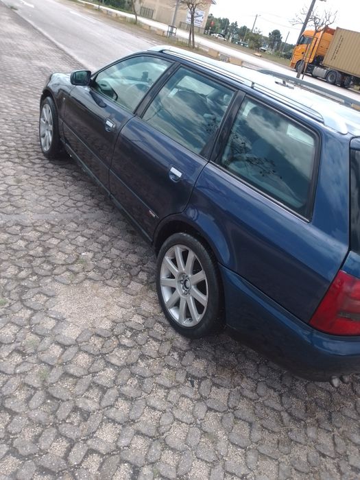 Vendo Audi A4 motor 1.9 TDI muito boa de mecânica com 300.00 km