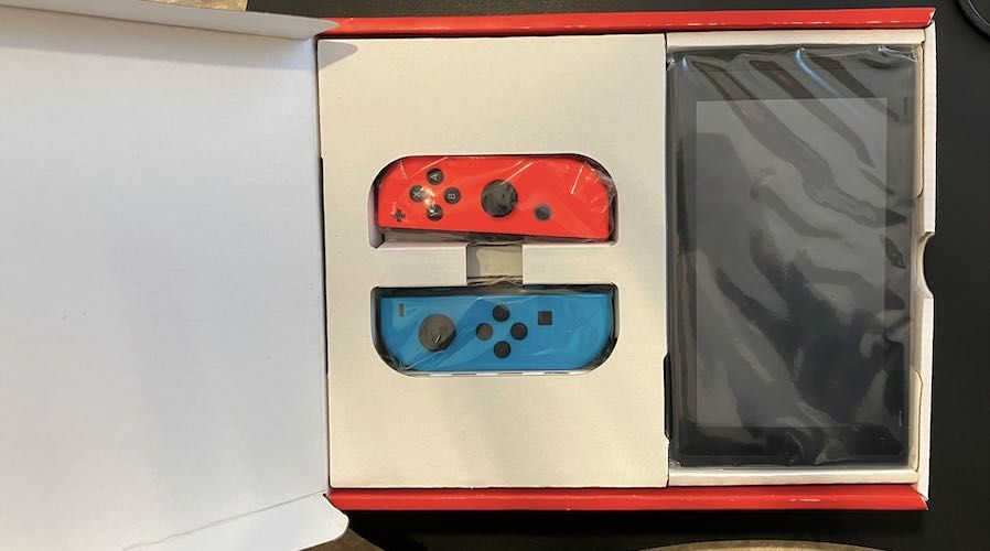 Nintendo Switch NOVA com um jogo