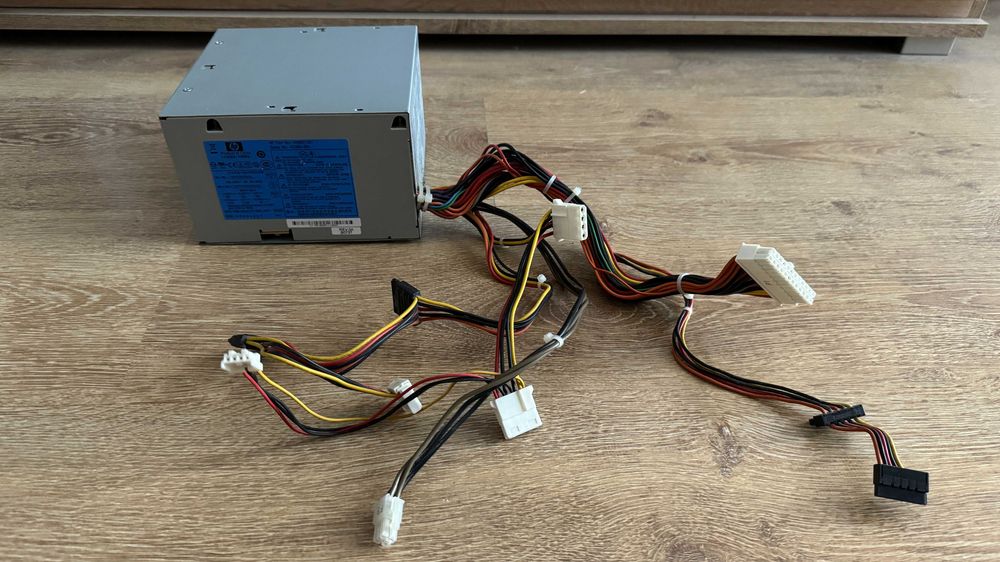 Блок живлення НР 350 W - 400 грн.