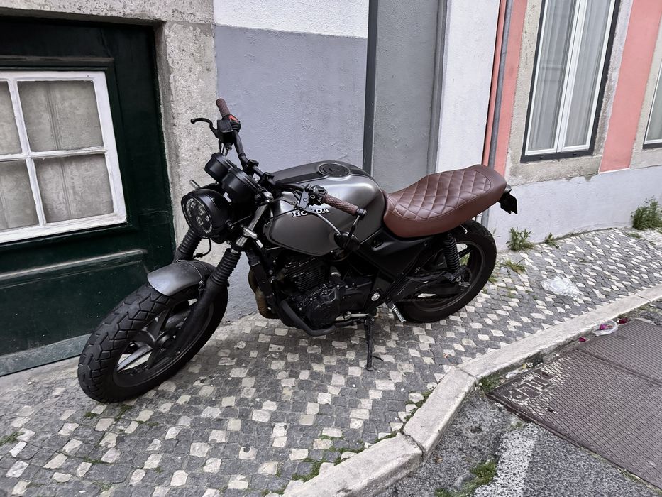 CB500 caferace ; mota com motor inpecavel .