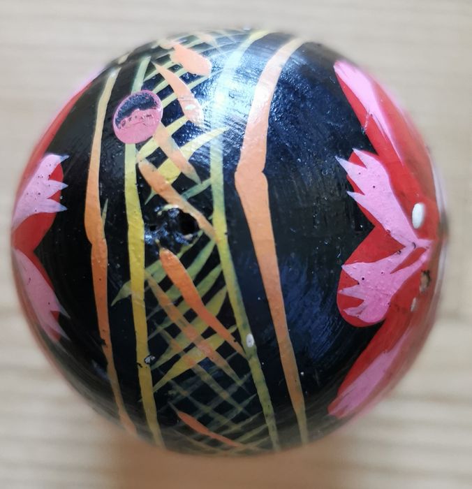 Jajo drewniane wielkanocne.