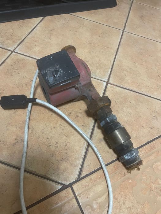 Pompa obiegowa do centralnego Grundfos