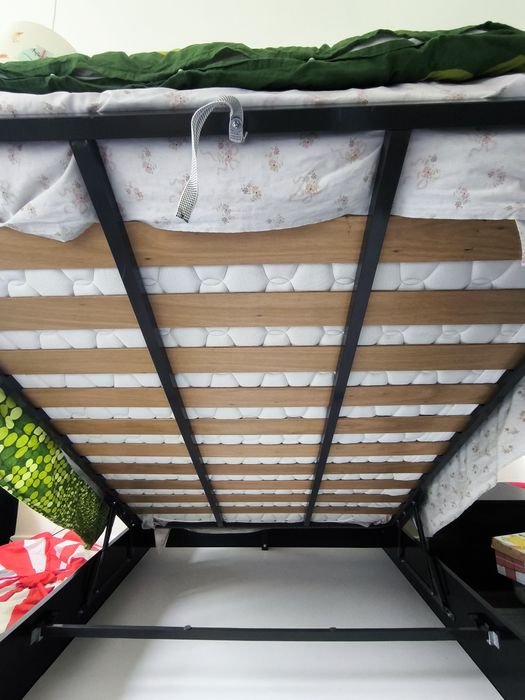 OPORTUNIDADE - Cama de casal em bom estado!