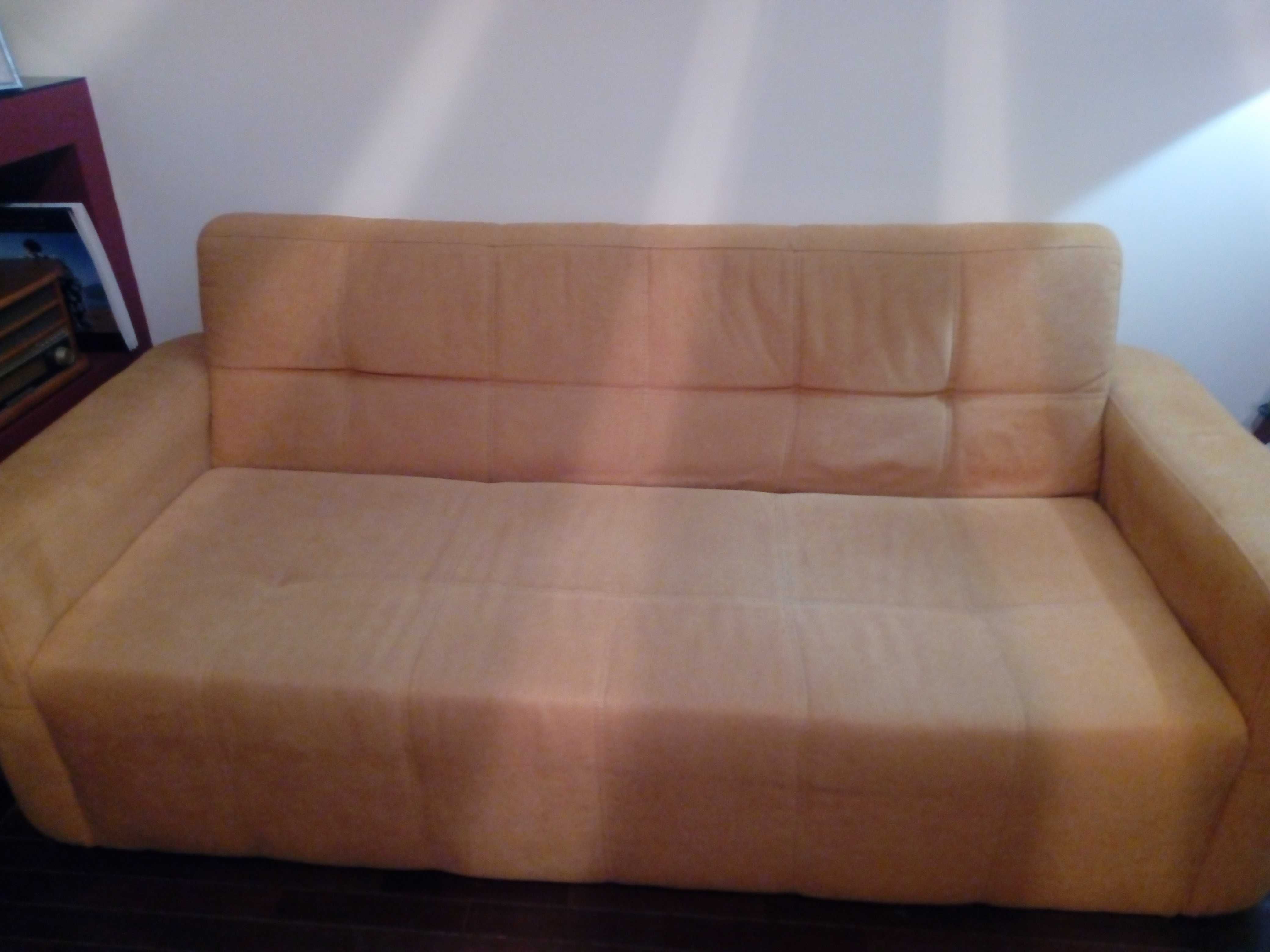 Sofá 3 lugares amarelo