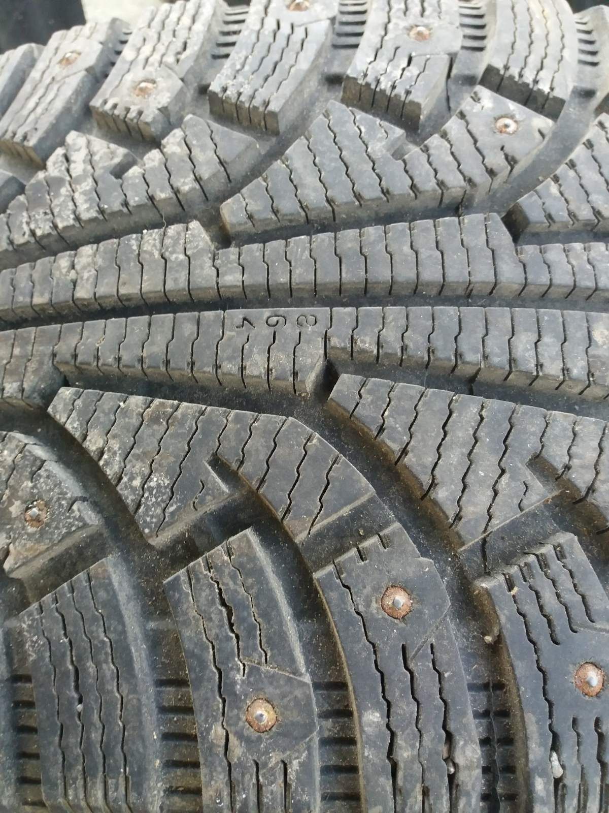 Шины зима Nokian Hakkapeliitta 275 40 R20 21 год. как новые.45