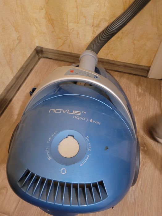 Продам пылесос rovus