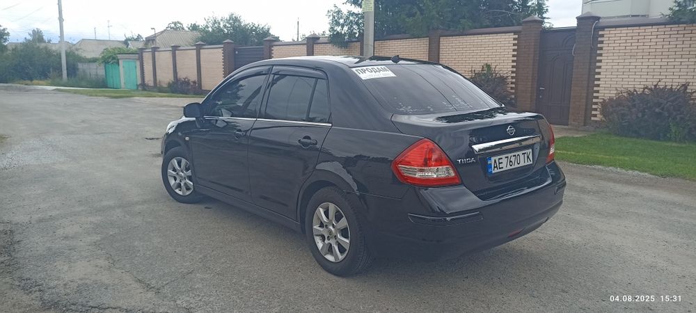 Super Nissan Tiida