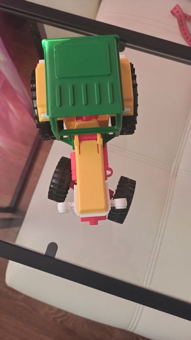 Трактор игрушка...