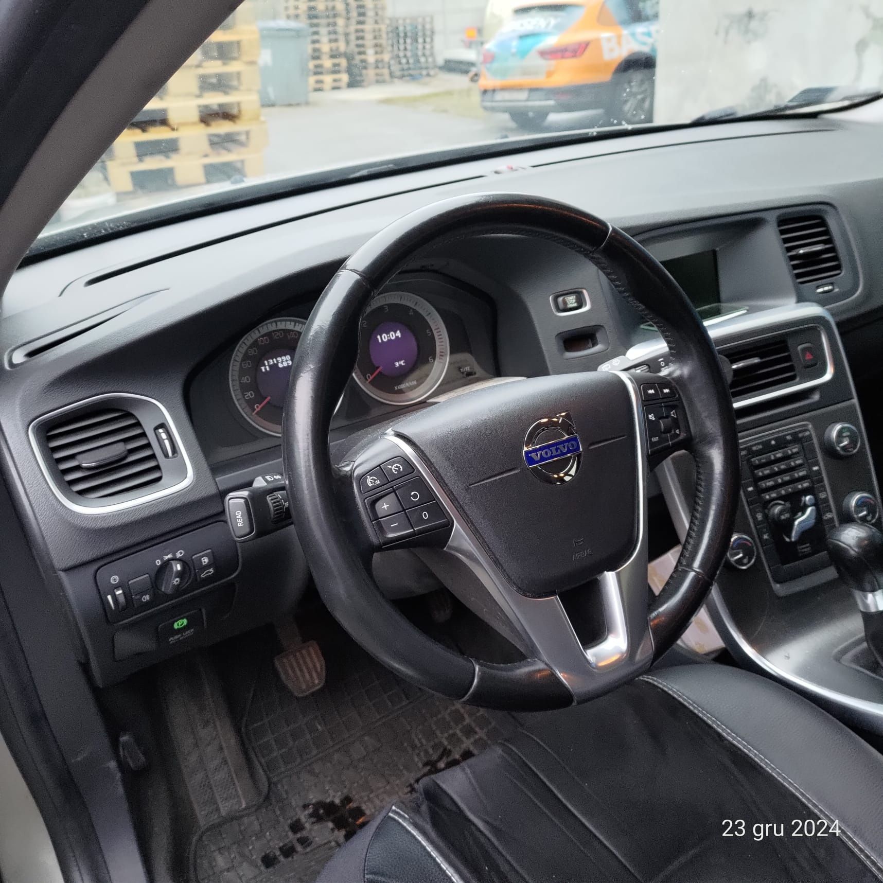 Volvo V60 polski salon