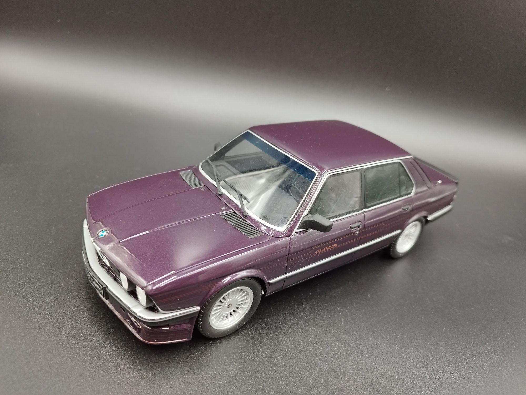 1:18 Otto 1982 BMW Alpina B7 Turbo E28 M5 model