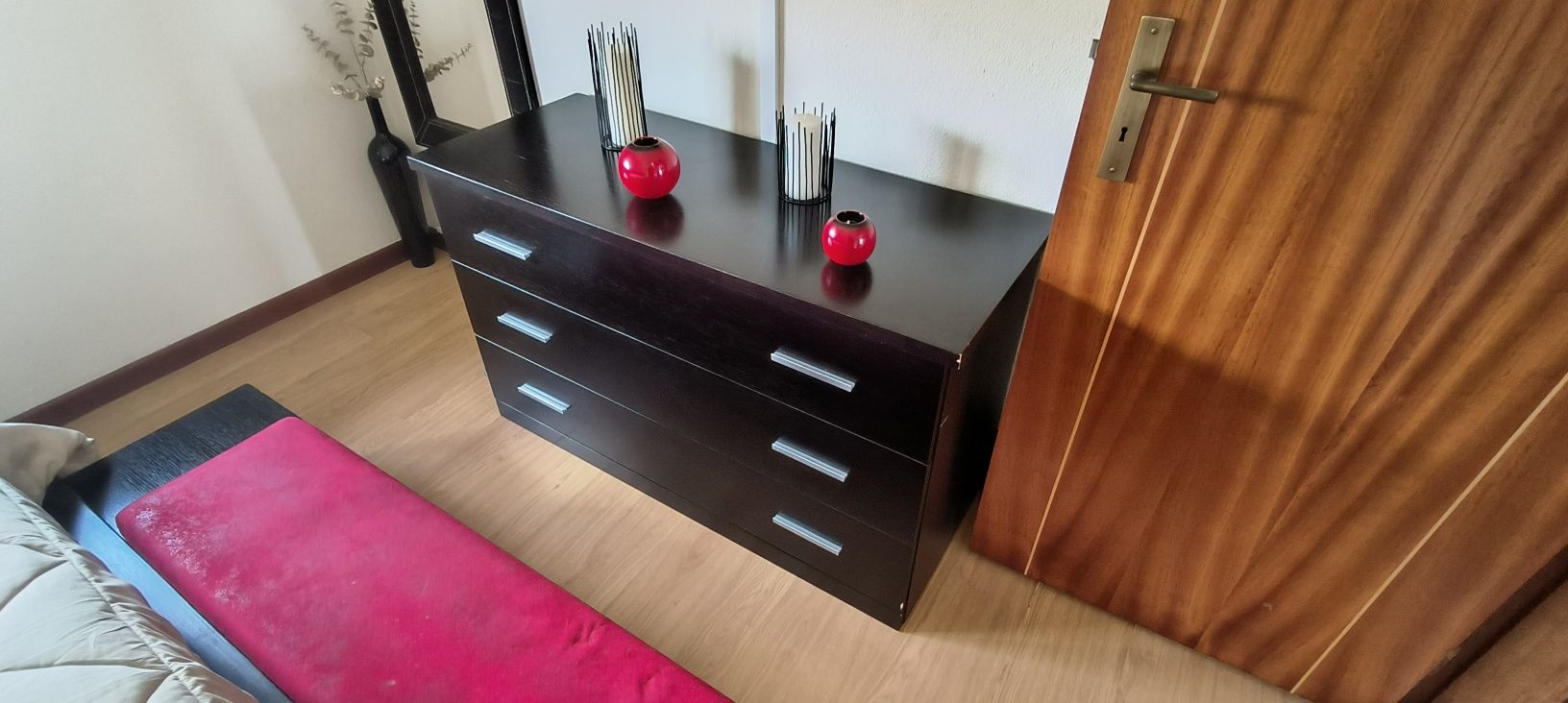 Mobilia de Quarto - Cama + 2 Mesas de Cabeceira + Cómoda