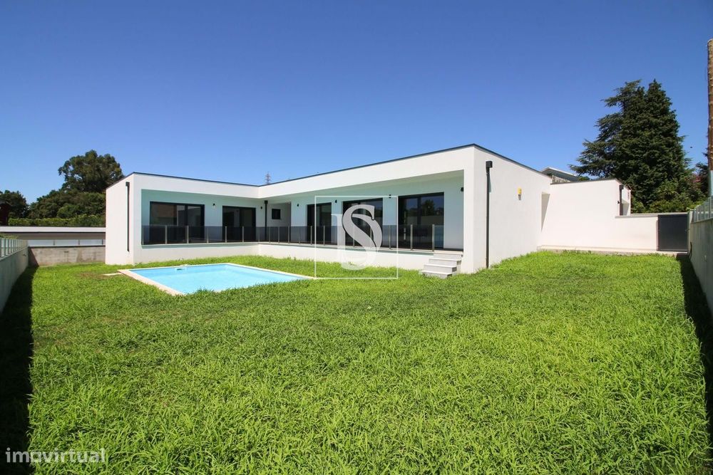 Moradia Térrea T3 + Escritório com Piscina – Braga (a 14 minutos do ce