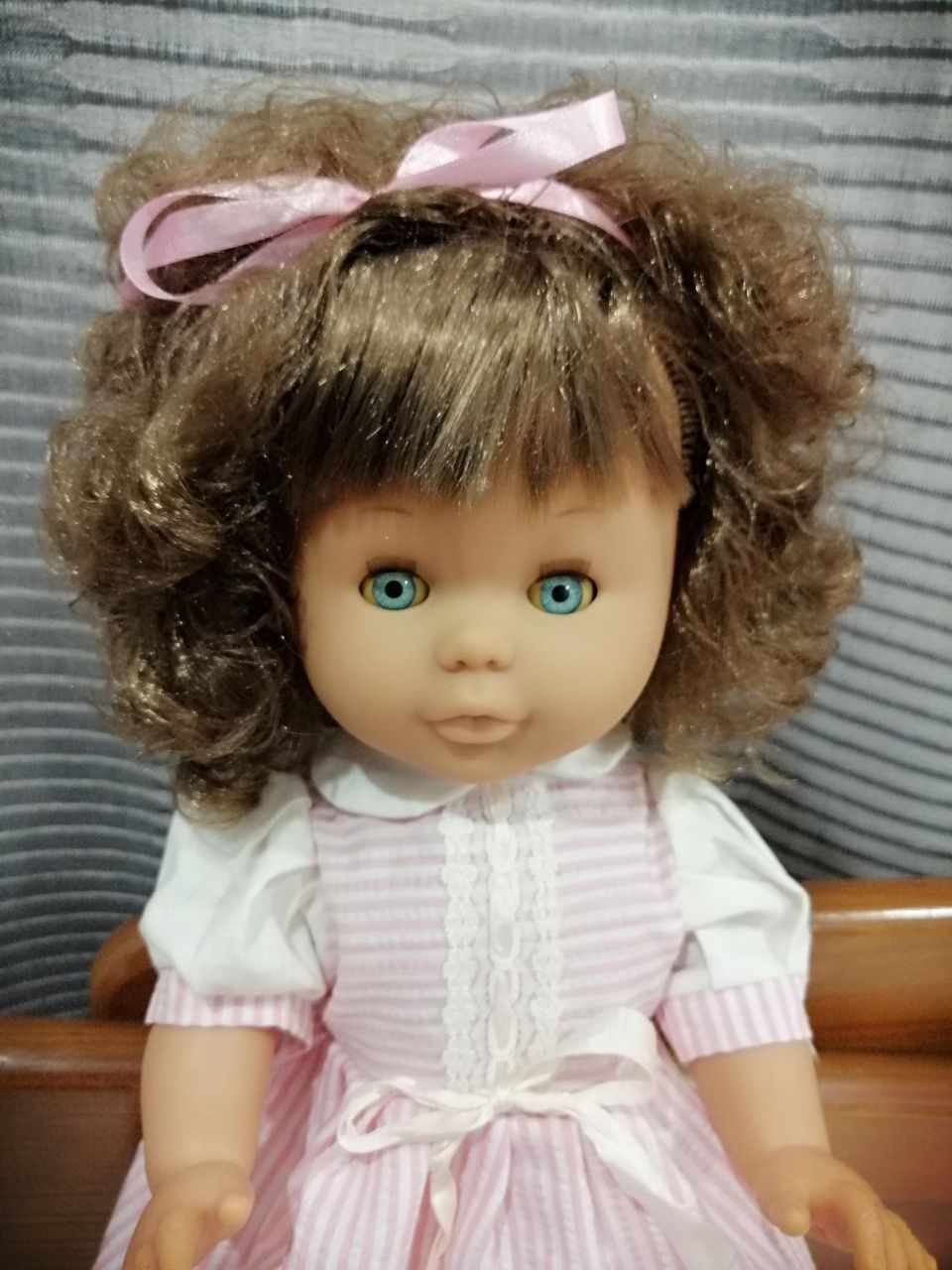 Linda boneca antiga da jesmar, tem 48cm, está como novo