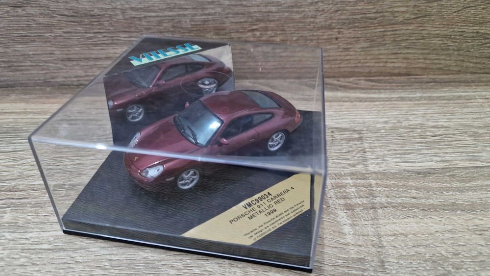 Miniatura 1:43 Porsche 911 Carrera 4 »1999»