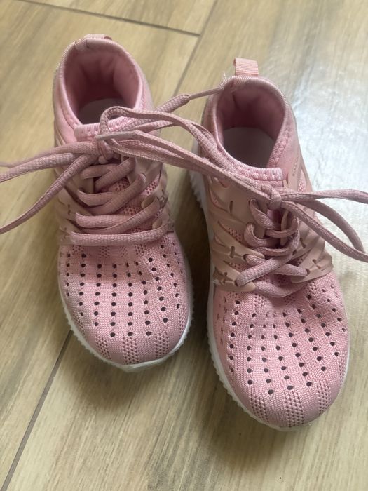 Adidasy siatka różowe, dziewczęce. Rozmiar 28,