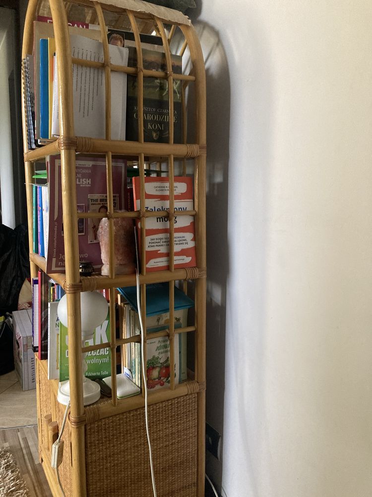 Komoda regał na ksiazki dla dziecka z rattanu