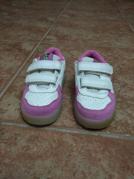 Sapatilhas com luzes da Zippy tamanho 21