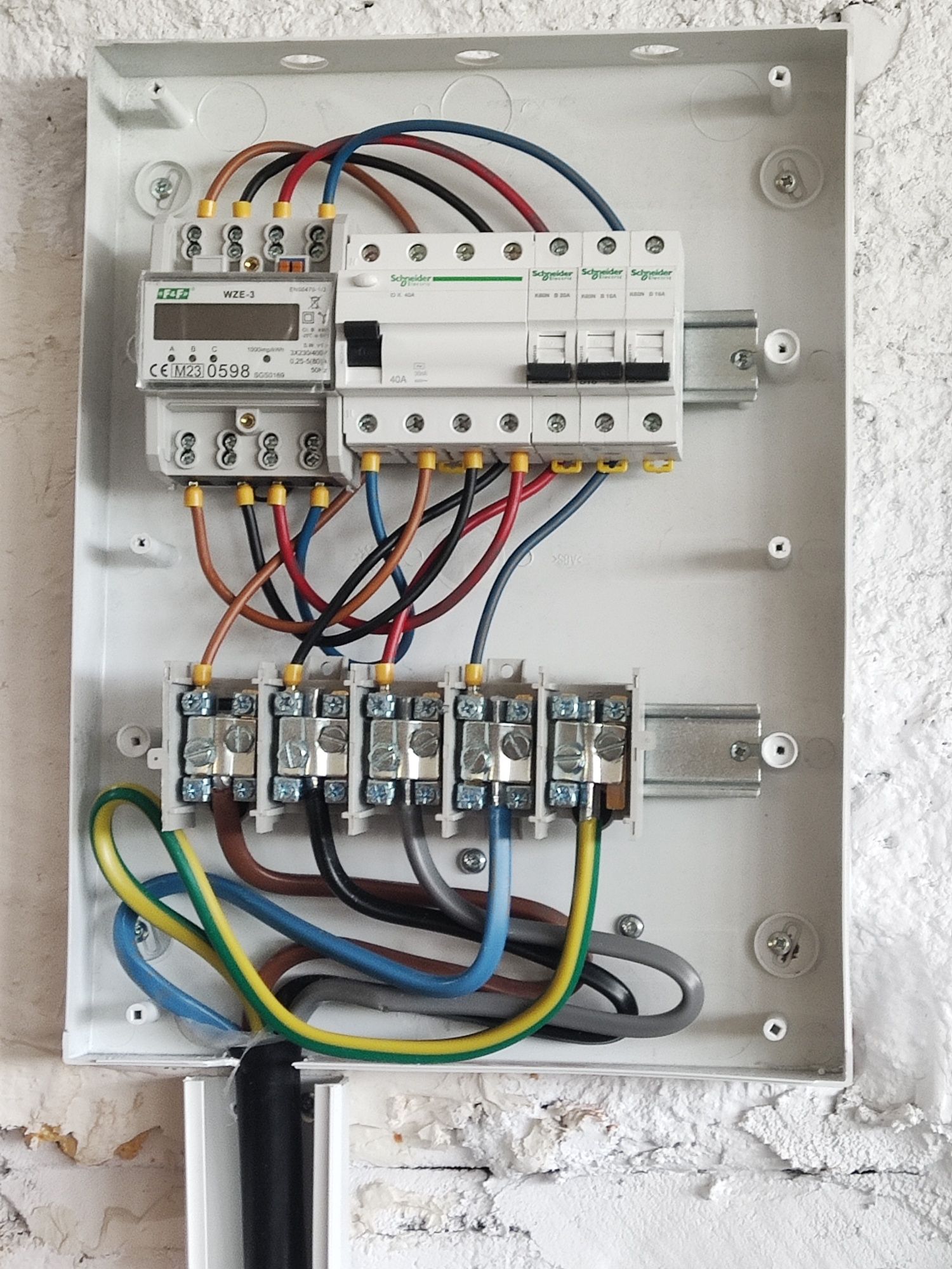 **Elektryk Awarie, naprawa starych instalacji, Całościowe Instalacje #